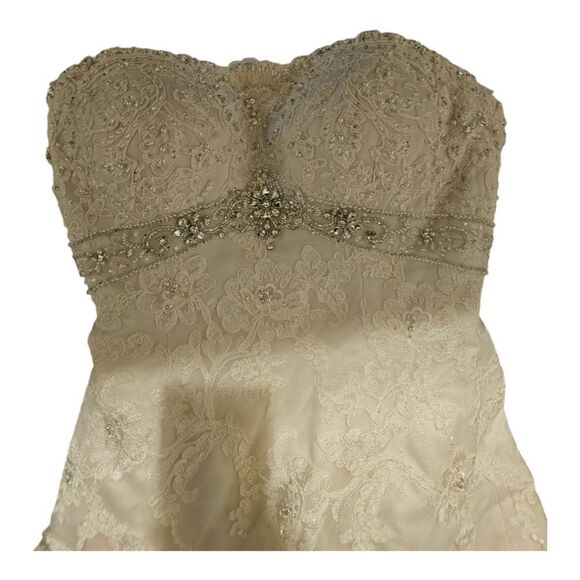 DAVID TUTERA Ivory Lace Beaded Wedding Dress - Size 8‎ - Picture 3 of 12